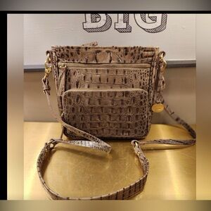 EUC Brahmin Cleo Crossbody Leather Croc Print Bag w Built In Wallet